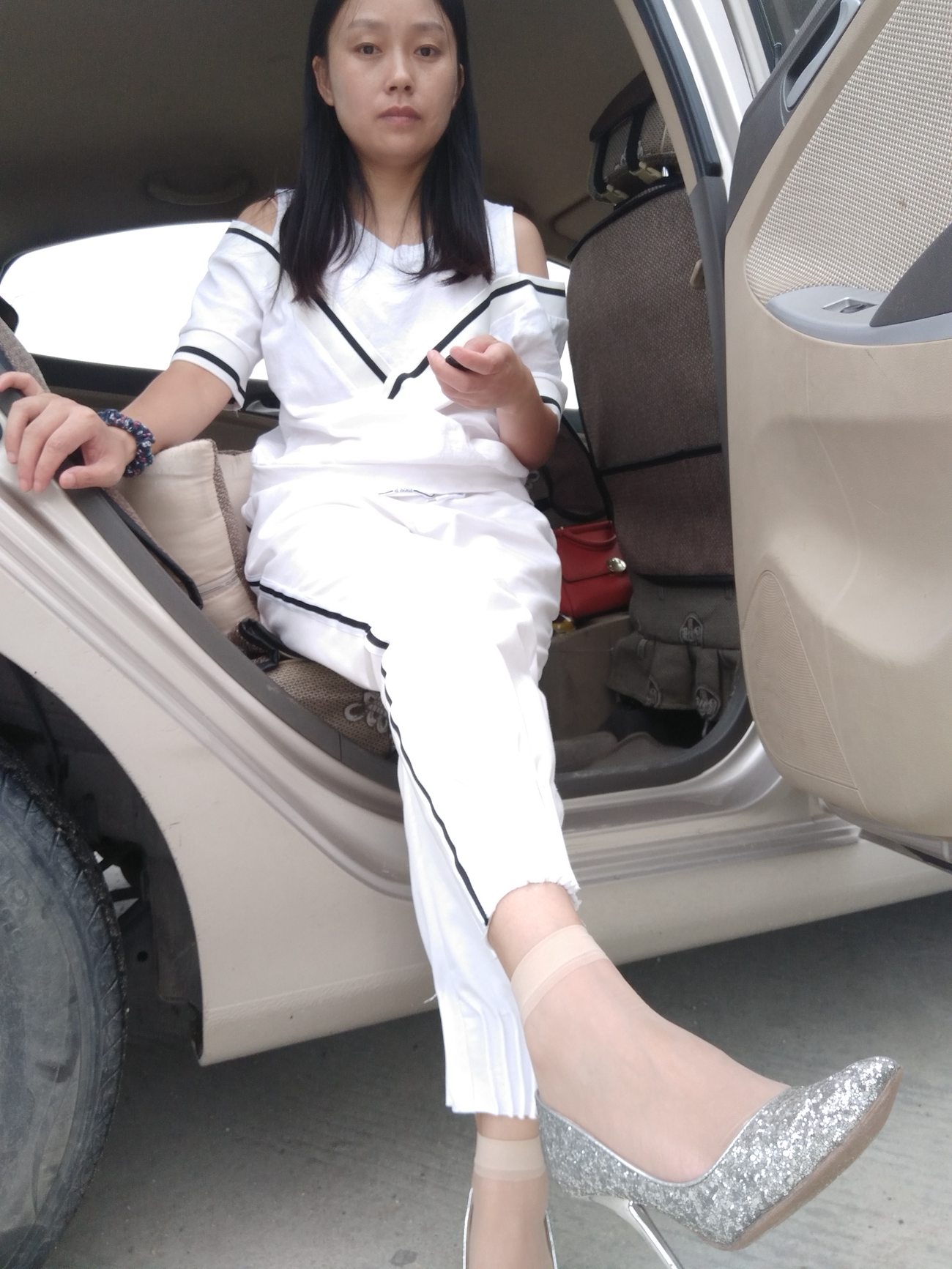 XUE妹校园寝室短丝系列041 吴婷婷 [72P/221MB]