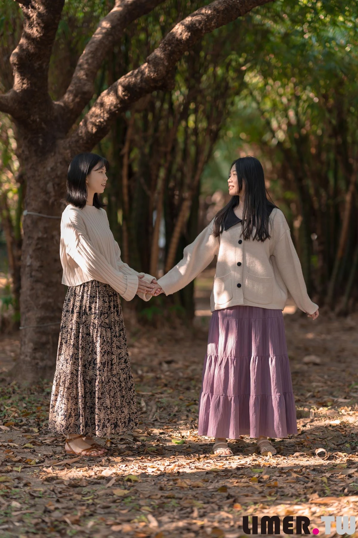 Limerence 103 Mona x Cosima 強勢首發雙人特輯：大自然與足的親密接觸 [141P/1V/1.38G]