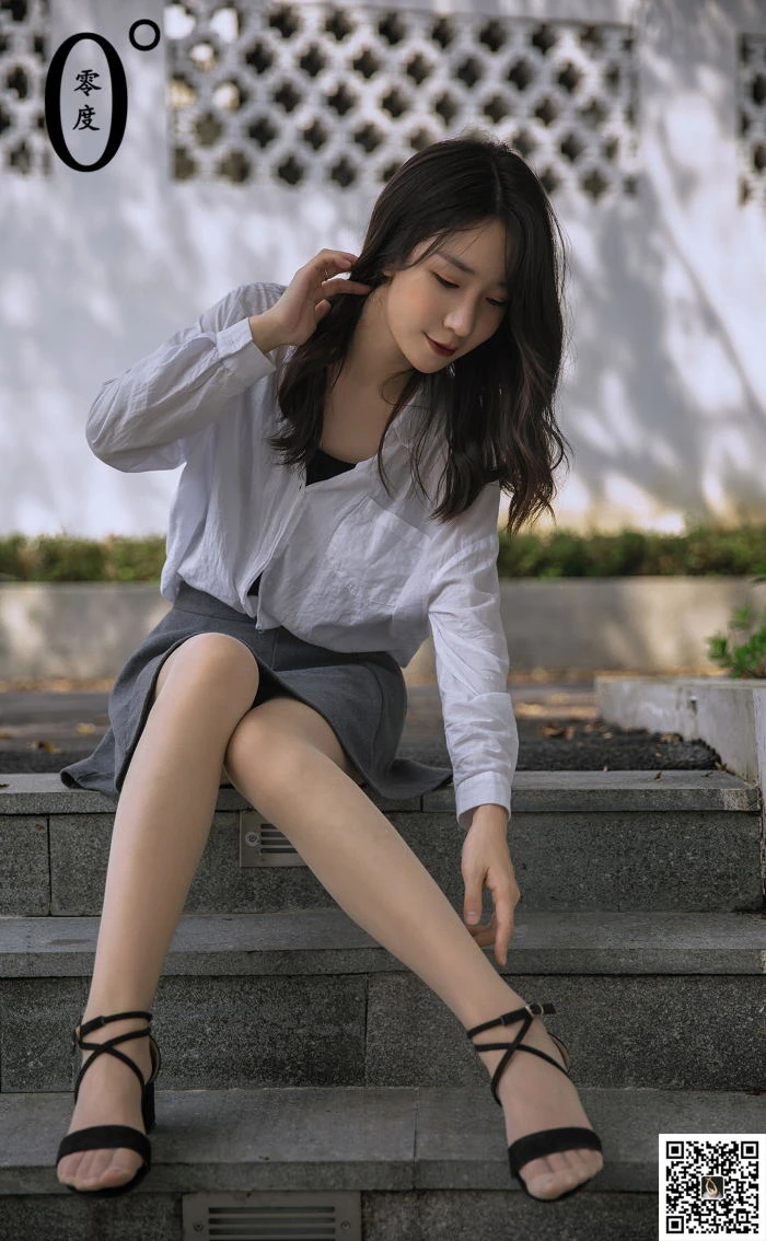 [零度摄影] VOL.20 青草 清纯小解解[59P/160MB]