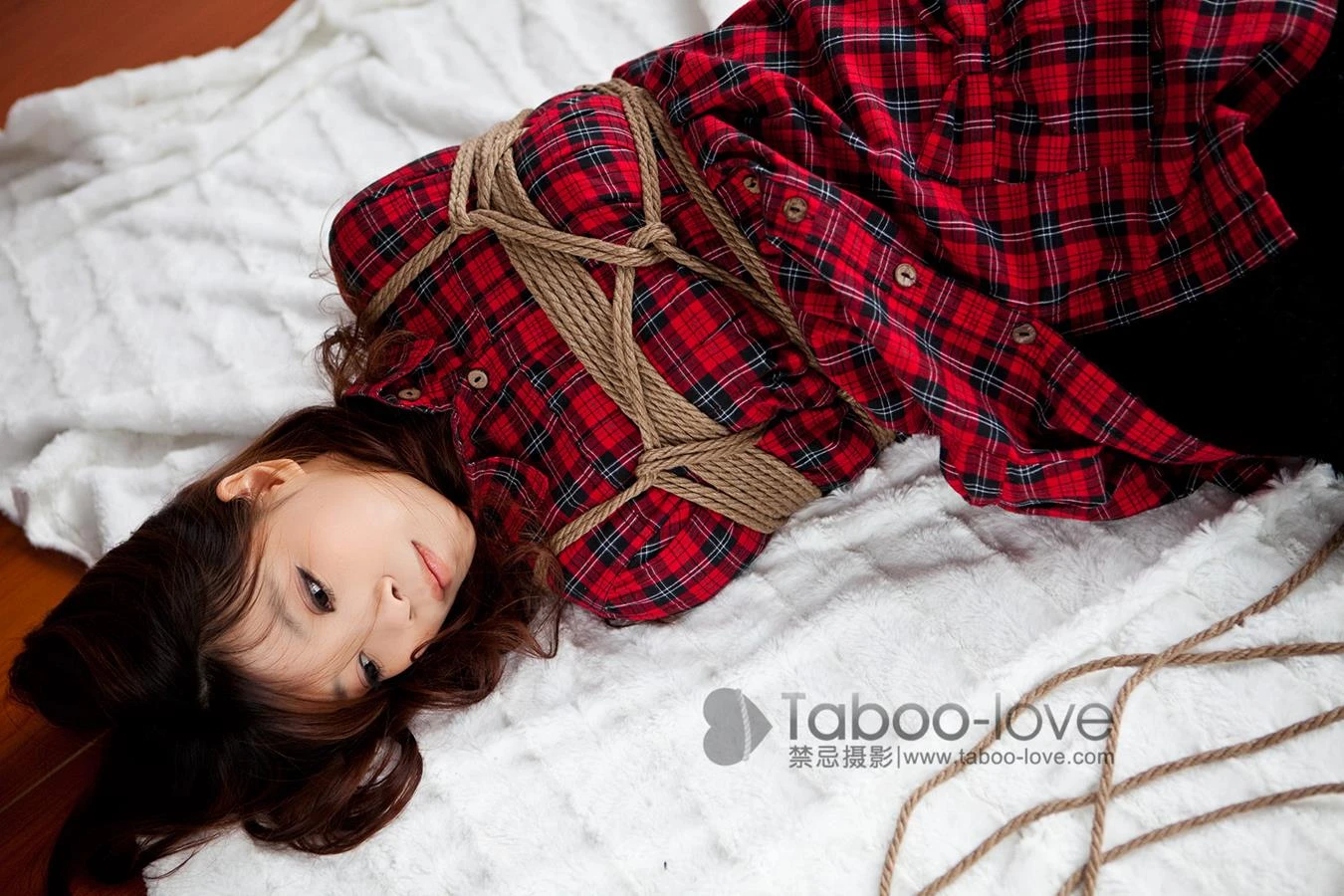 [禁忌摄影]Taboo-love NO.038 洋洋红色格仔[29P/12.4MB]