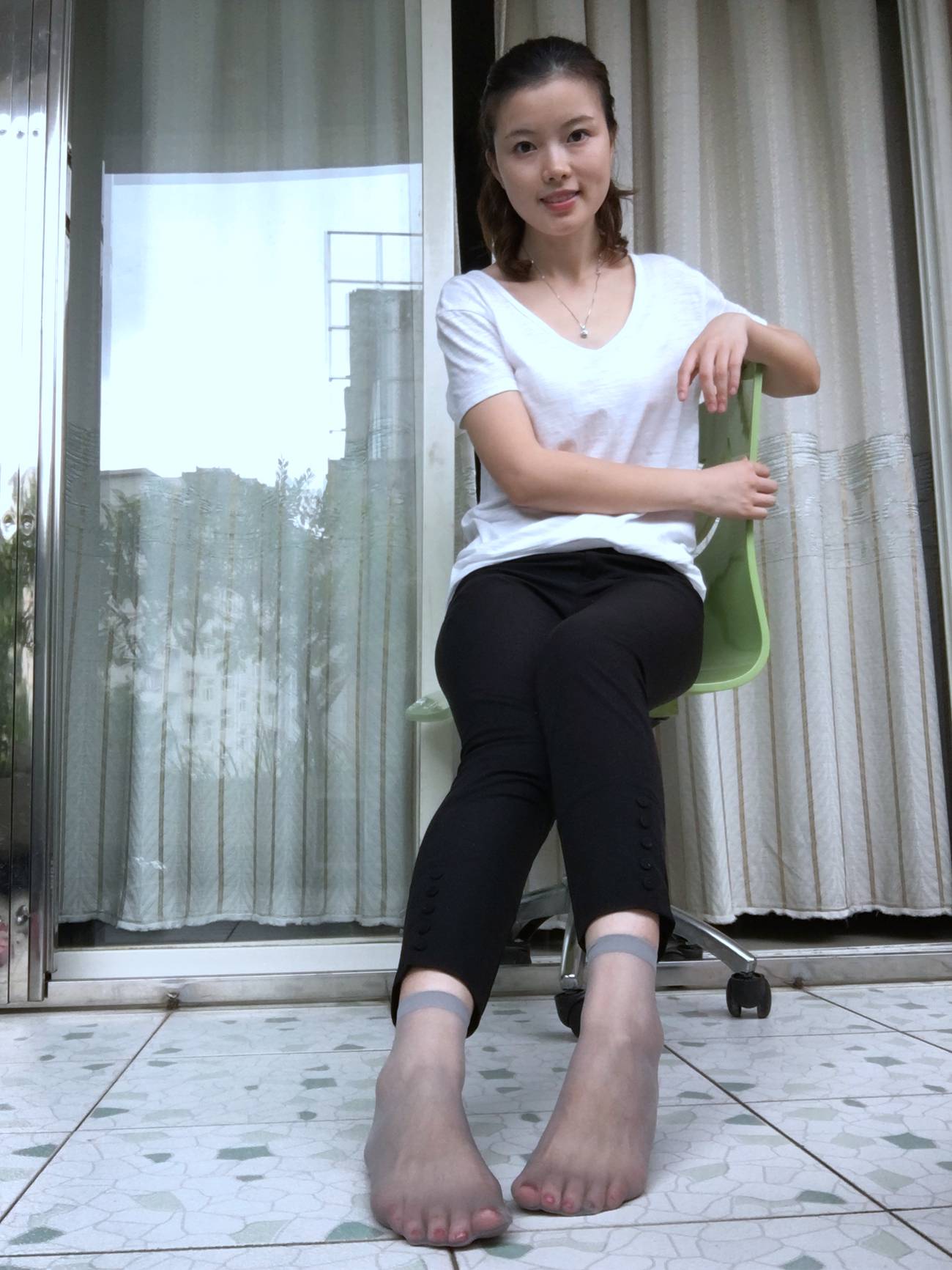 XUE妹校园寝室短丝系列042 夏丽[237P/2V/306MB]
