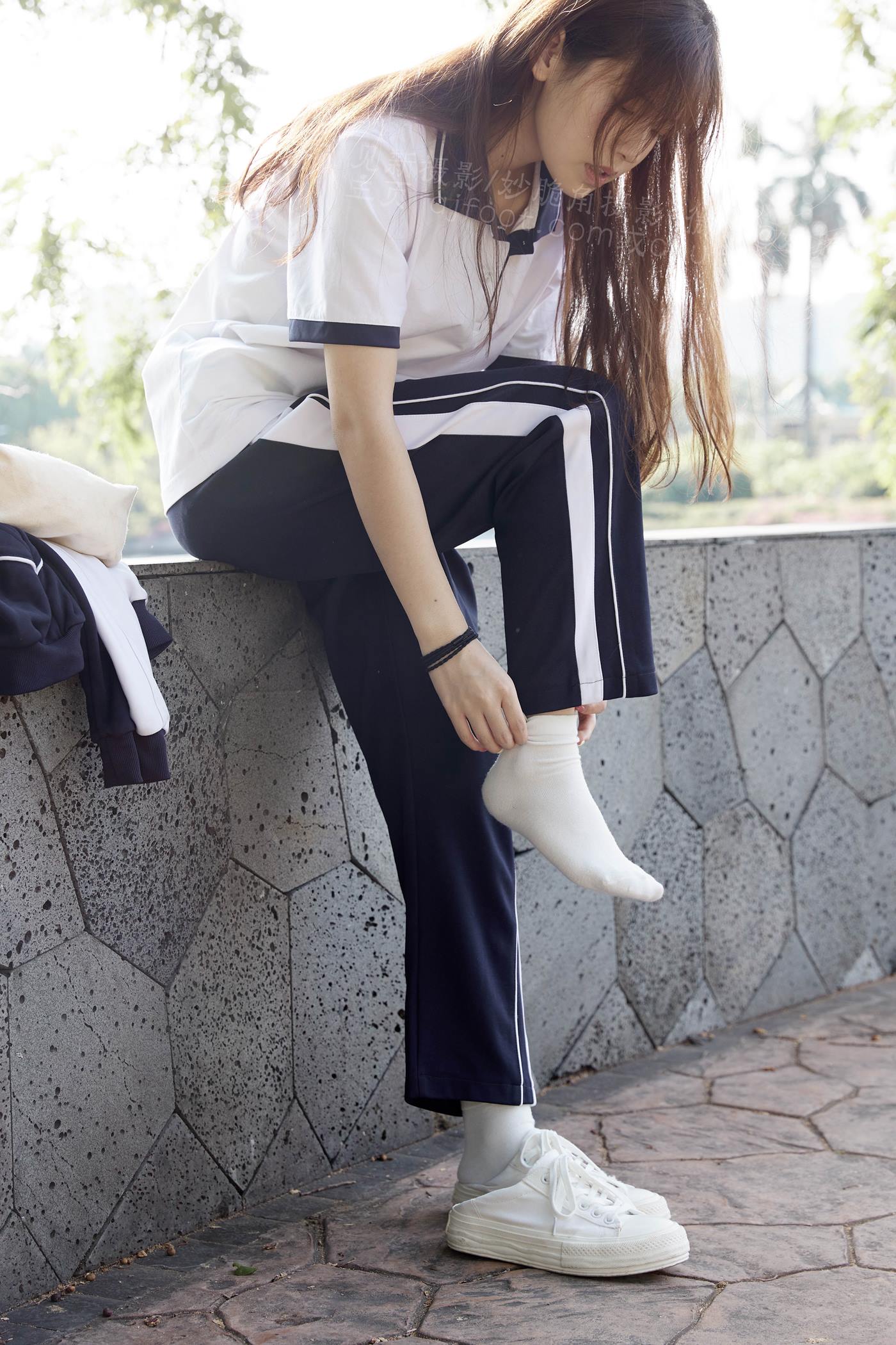 [见新摄影]NO.050 -抖音可爱学苑风，奶乖少女 [160P/1V/1.59G]