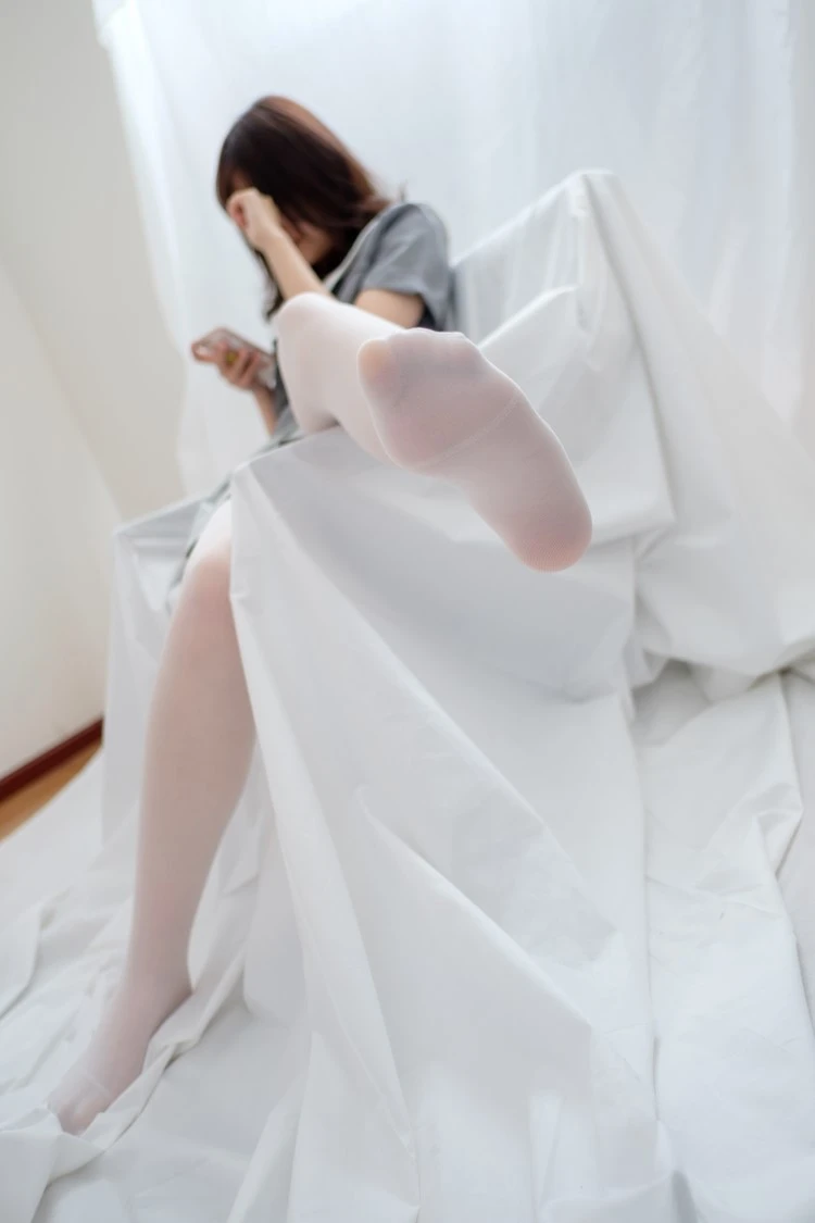 喵写真 VOL.020 丝袜百褶裙 [85P/580MB]