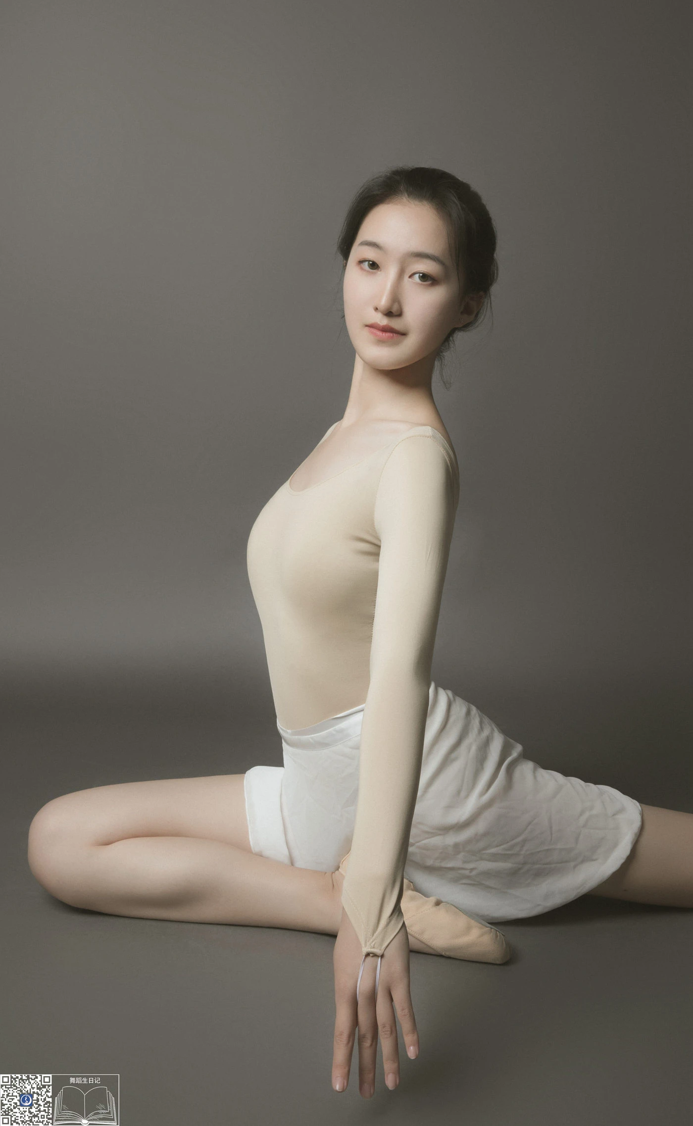 [GALLI嘉丽]舞蹈生日记 096 – 欣美 [35P/113MB]
