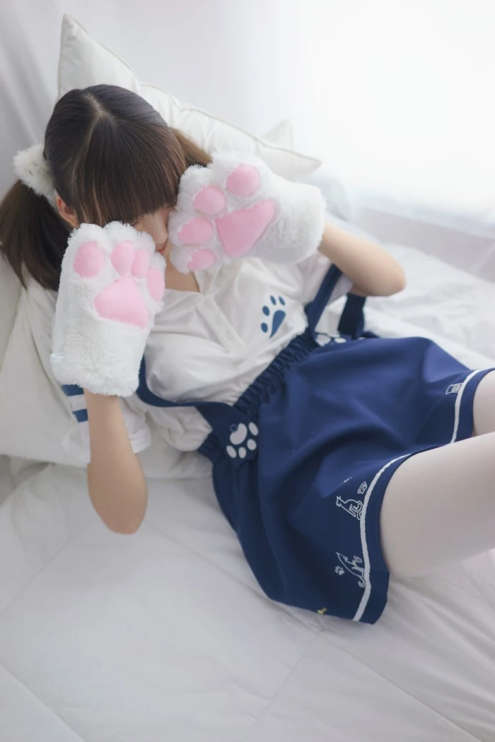 喵写真 VOL.005 可爱熊女孩白丝 [52P/361MB]