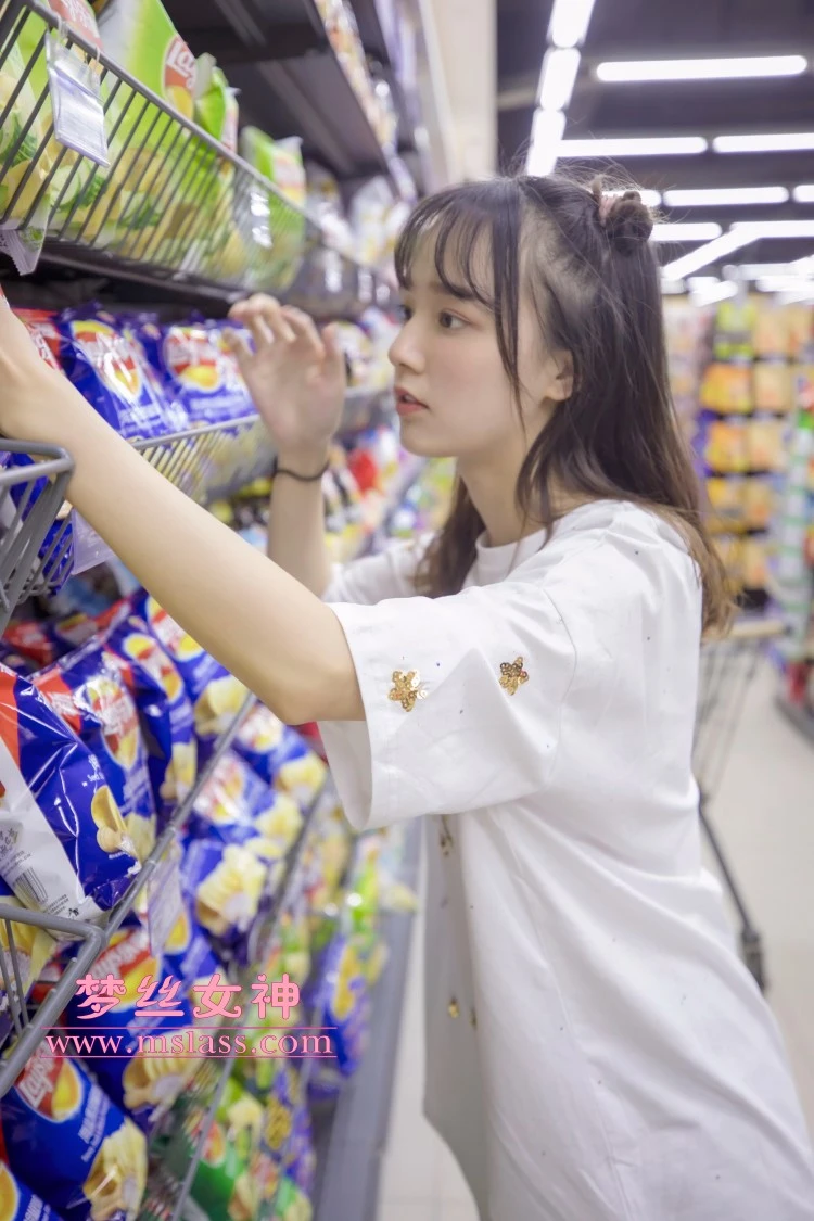 [MSLASS梦丝女神]2019.05.02 超市的吃货少女 玥玥 [67P/385M]