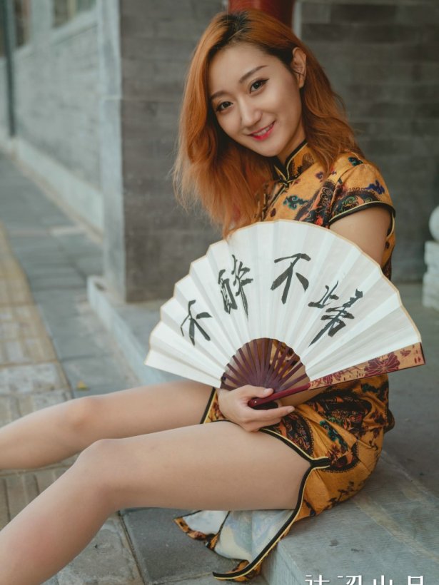 袜涩写真 VOL.074 刘哈哈-黄袍 [53P/105MB]
