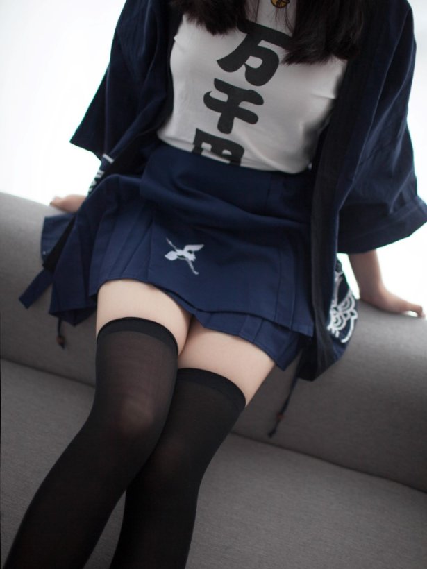 少女秩序 VOL.006 黑丝小解解 [55P/171MB]