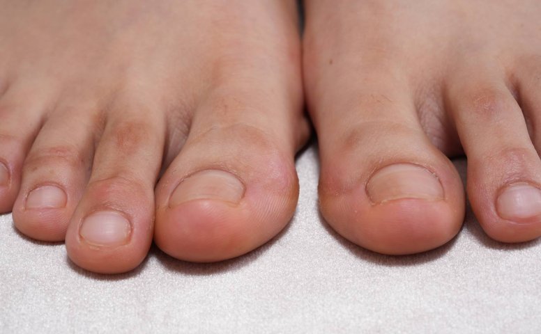 [Sexy Asian Girls Feet] NO.030 妹儿展示她的姓感的39码大脚丫 [170P/3.59G]